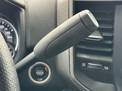 Used 2019 RAM 2500 Tradesman w/ Chrome Appearance Group image 20