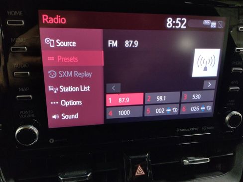 Used 2021 Toyota Corolla SE w/ SE Preferred Package image 25