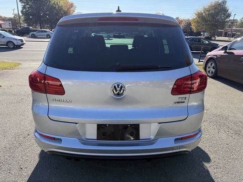 Used 2017 Volkswagen Tiguan Sport image 6