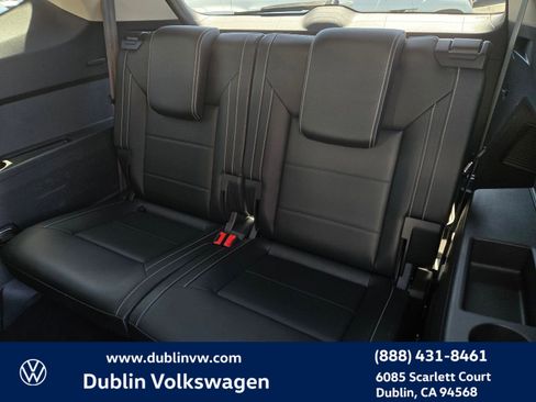 Used 2023 Volkswagen Atlas SEL AWD/4WD image 13