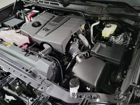 New 2025 Toyota Tundra Platinum image 10