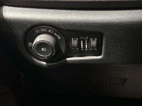 New 2026 Chrysler Pacifica Limited AWD/4WD image 19