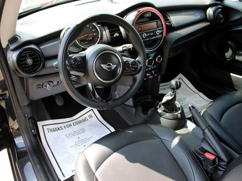 Used 2015 MINI Cooper 2-Door Hardtop image 16