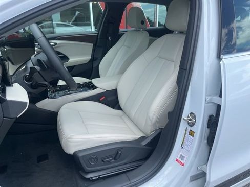 New 2025 Audi A6 e-tron Premium Plus image 24