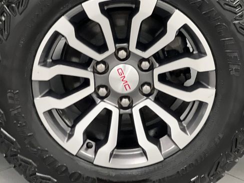 Used 2021 GMC Sierra 1500 AT4 w/ AT4 Value Package AWD/4WD image 62