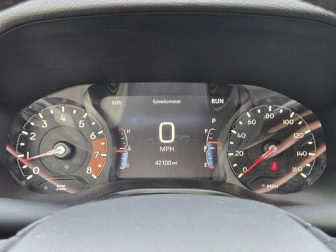Used 2025 Jeep Compass Latitude w/ Sun & Sound Group AWD/4WD image 16