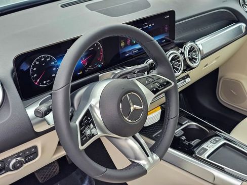 New 2026 Mercedes-Benz GLB 250 4MATIC image 15