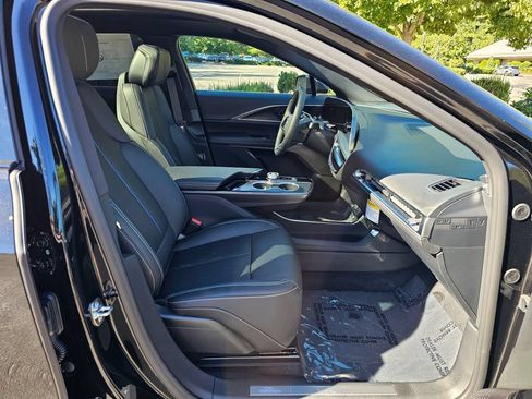New 2026 Cadillac Lyriq Sport AWD/4WD image 11