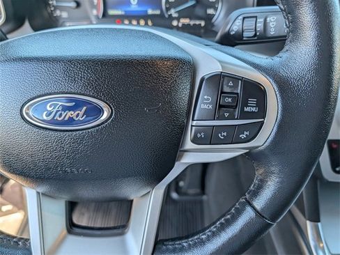 Used 2022 Ford Explorer XLT w/ Equipment Group 202A image 16