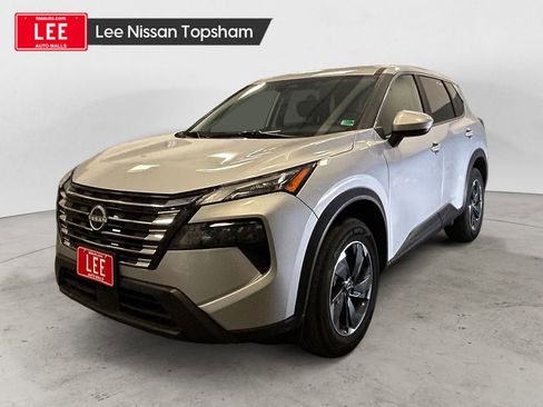 Used 2025 Nissan Rogue SV AWD/4WD image 1