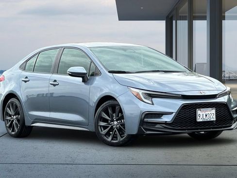 Used 2024 Toyota Corolla SE w/ SE Premium Package FWD image 2