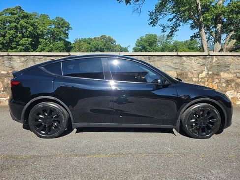 Used 2023 Tesla Model Y Long Range AWD/4WD image 10