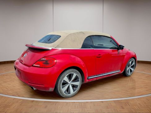 Used 2013 Volkswagen Beetle Turbo FWD image 23