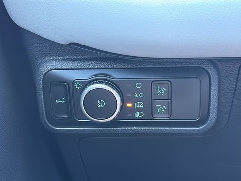 Used 2025 Ford Explorer Platinum w/ Ultimate Package image 38