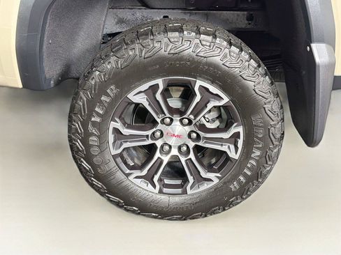 Used 2023 GMC Canyon AT4 w/ AT4 Premium Package AWD/4WD image 35