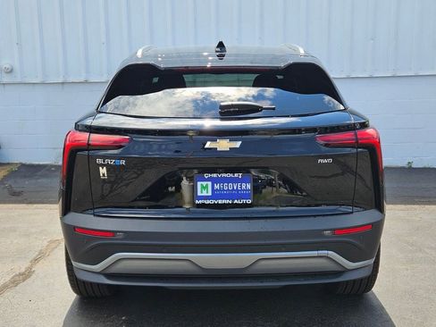 New 2025 Chevrolet Blazer EV LT AWD/4WD image 4