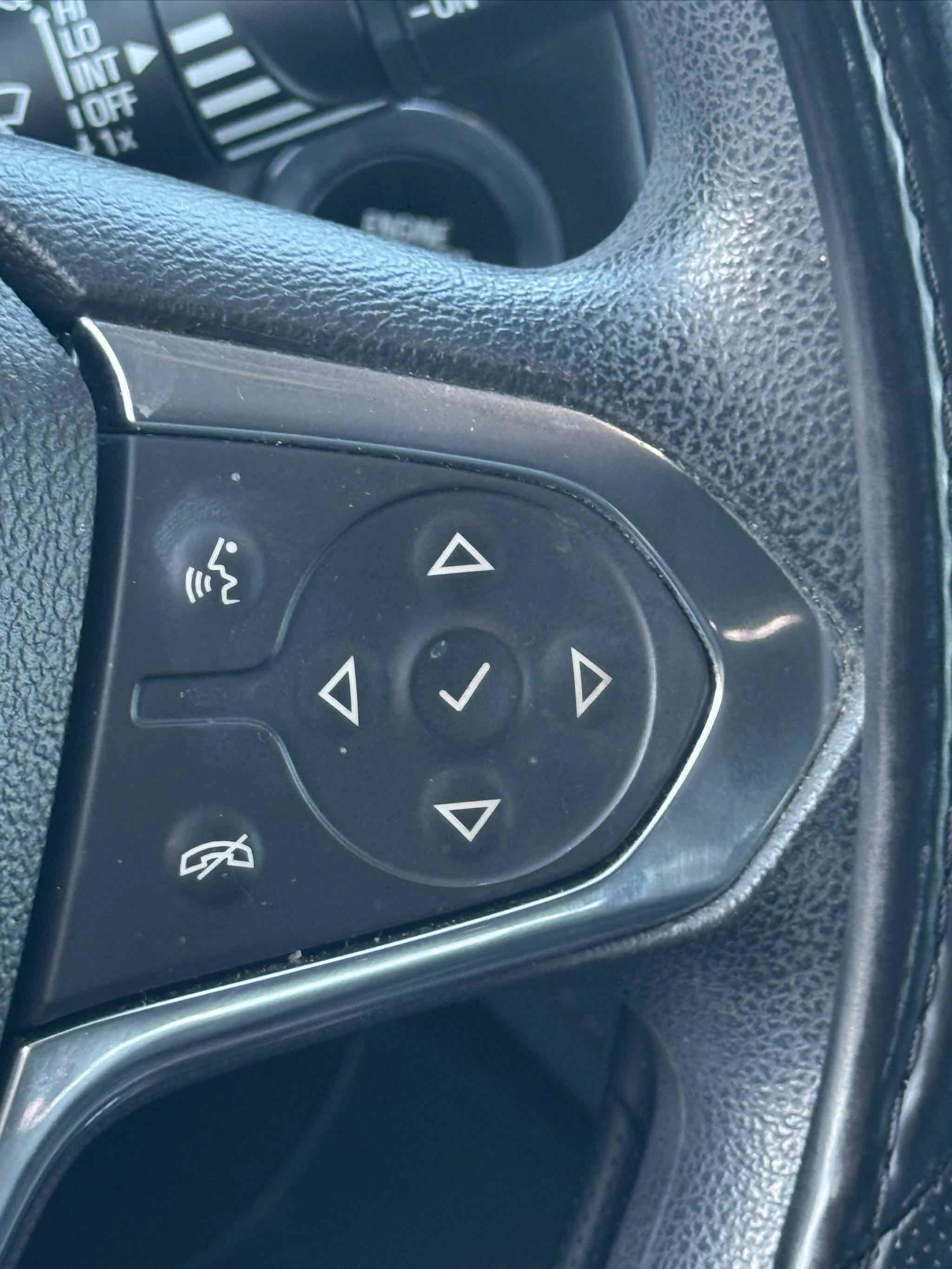 Used 2018 Chevrolet Traverse LS FWD image 27