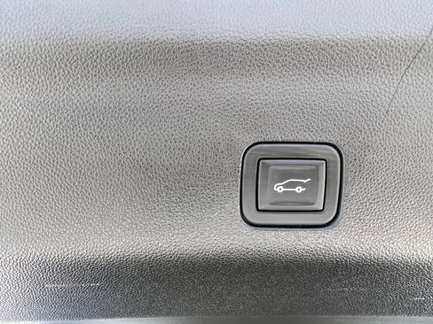 Used 2023 GMC Yukon Denali Ultimate AWD/4WD image 45