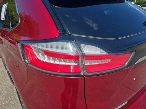 Used 2019 Ford Edge Titanium w/ Equipment Group 301A AWD/4WD image 34