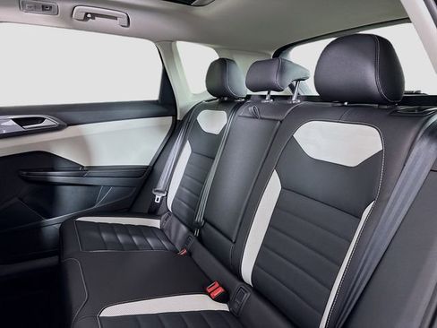 New 2026 Volkswagen Taos SEL image 25