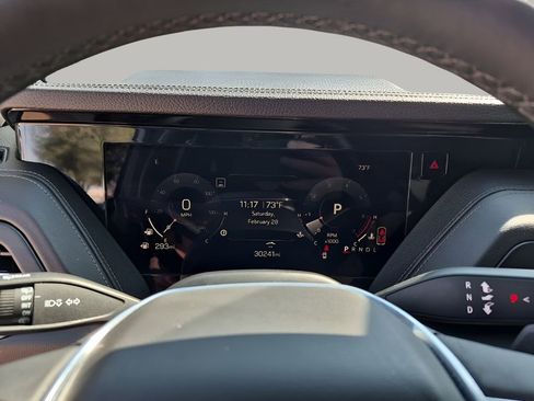 Used 2025 GMC Yukon XL Denali image 38