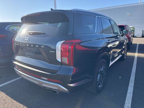 Used 2024 Hyundai Palisade Limited AWD/4WD image 5