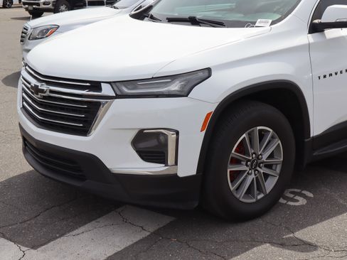 Used 2022 Chevrolet Traverse LT FWD image 6