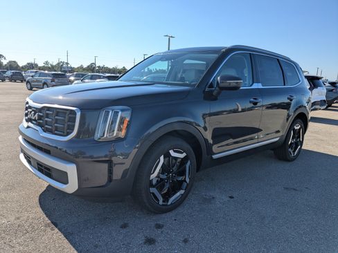 New 2025 Kia Telluride S image 9