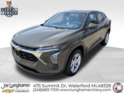 Used 2024 Chevrolet Trax LS w/ LS Convenience Package FWD image 8