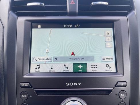 Used 2018 Ford Fusion Titanium image 11