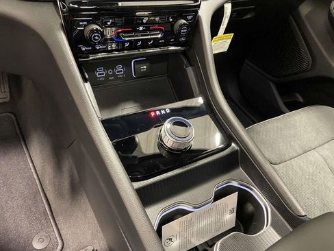 New 2025 Jeep Grand Cherokee L Altitude image 18