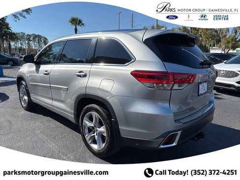 Used 2017 Toyota Highlander Limited image 5