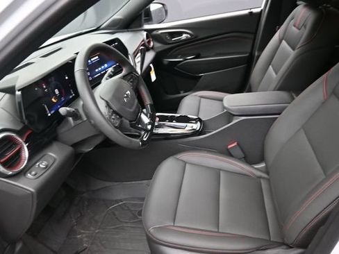 New 2026 Chevrolet Trax RS w/ Sunroof Package FWD image 8