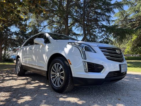 Used 2017 Cadillac XT5 Luxury w/ Driver Awareness Package FWD image 10