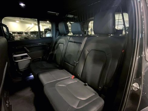 Used 2023 Land Rover Defender 110 X-Dynamic SE AWD/4WD image 20