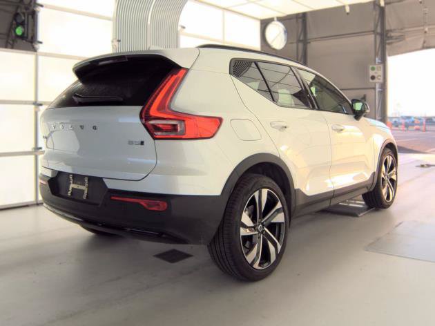 Certified 2026 Volvo XC40 B5 Plus AWD/4WD image 4
