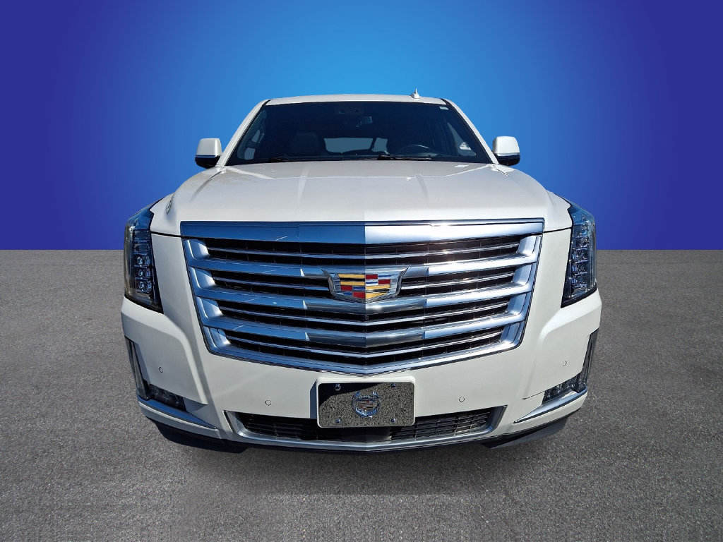Used 2020 Cadillac Escalade Platinum RWD image 2