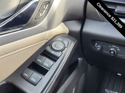 Used 2023 Chevrolet Traverse LS image 34