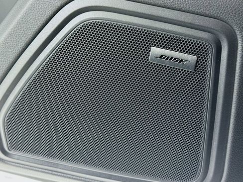 New 2026 Porsche Macan image 12