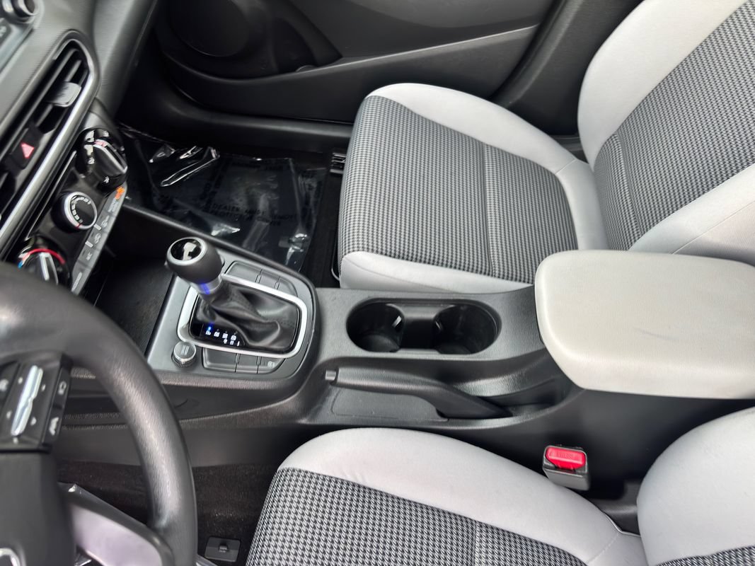 Used 2023 Hyundai Kona SE AWD/4WD image 17
