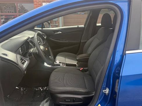 Used 2017 Chevrolet Cruze LT w/ Convenience Package image 26