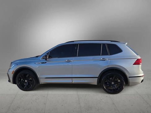 Used 2023 Volkswagen Tiguan SE R-Line image 5