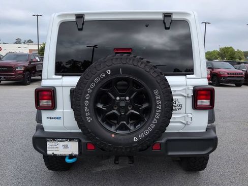 Used 2023 Jeep Wrangler Unlimited w/ Cold Weather Group AWD/4WD image 6
