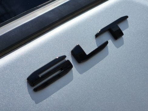 Used 2022 GMC Terrain SLT w/ Tech Package FWD image 13