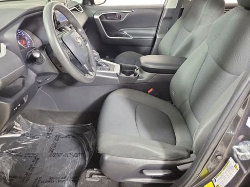 Used 2021 Toyota RAV4 LE FWD image 19