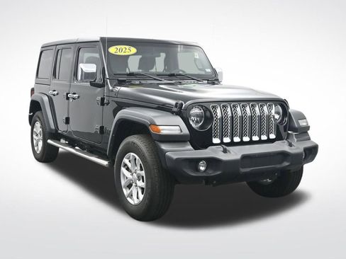 Used 2023 Jeep Wrangler Unlimited Sport AWD/4WD image 3