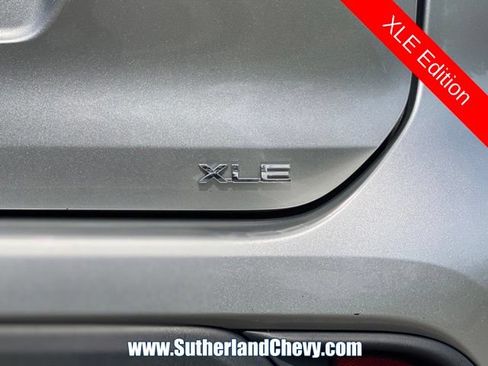 Used 2024 Toyota Highlander XLE AWD/4WD image 14
