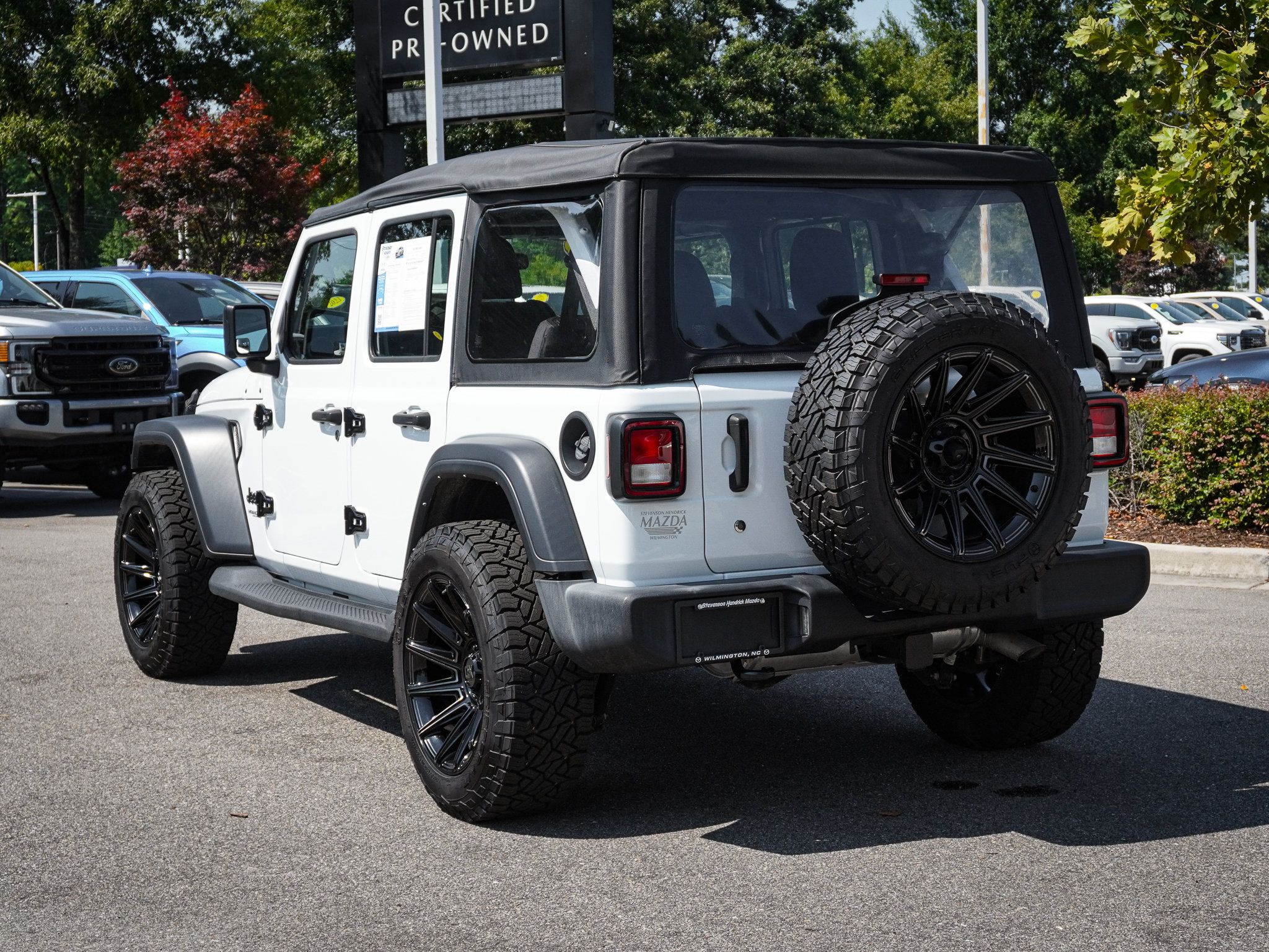Used 2022 Jeep Wrangler Unlimited Sport AWD/4WD image 9