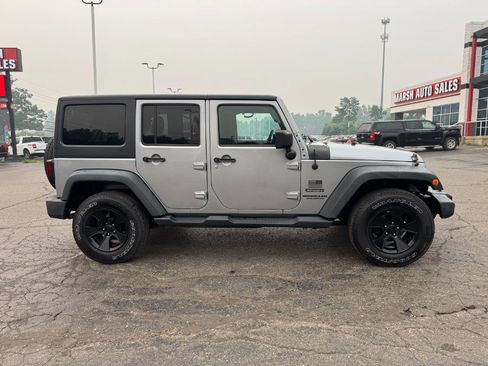 Used 2014 Jeep Wrangler Unlimited Sport w/ Quick Order Package 24S AWD/4WD image 6
