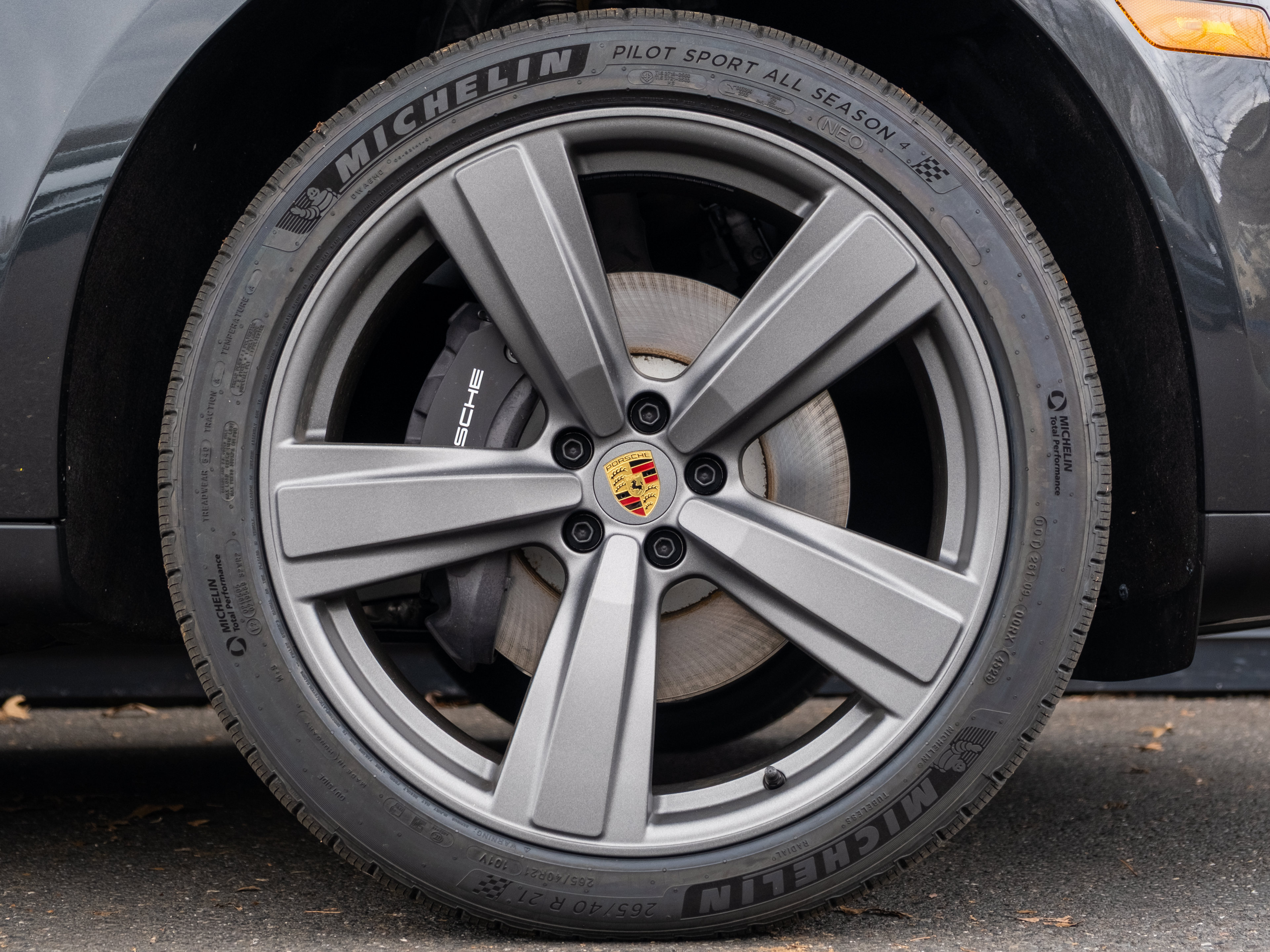 Certified 2026 Porsche Macan AWD/4WD image 15